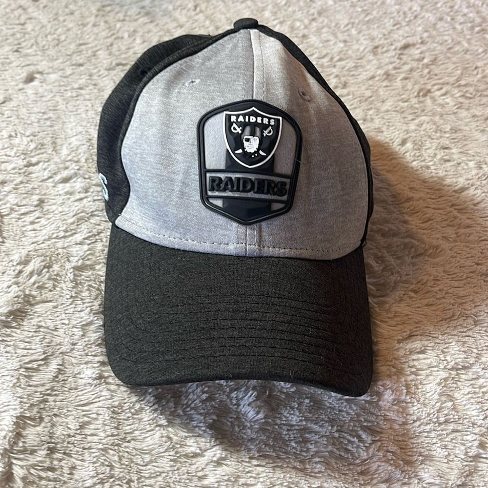 Raiders hat New era brand size extra large